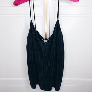 Black tank with ridges